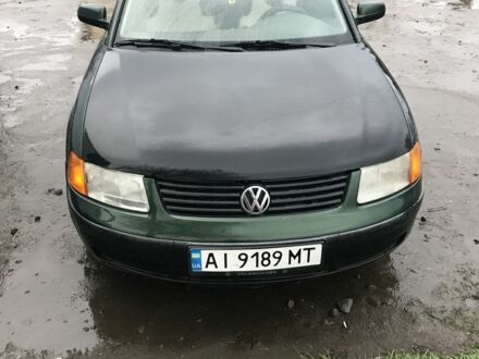 Зеленый Фольксваген Пассат, объемом двигателя 1.6 л и пробегом 220 тыс. км за 2500 $, фото 1 на Automoto.ua