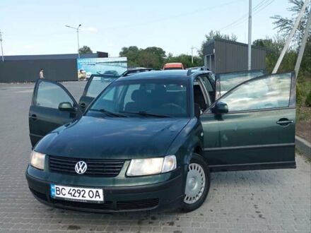 Зеленый Фольксваген Пассат, объемом двигателя 1.9 л и пробегом 300 тыс. км за 3000 $, фото 1 на Automoto.ua