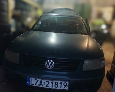 Зеленый Фольксваген Пассат, объемом двигателя 1.9 л и пробегом 440 тыс. км за 2000 $, фото 1 на Automoto.ua