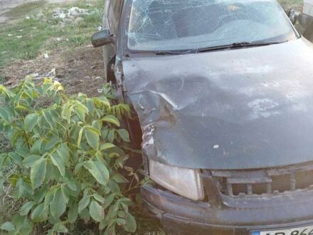 Фольксваген Пассат 1997 у Запоріжжя на Automoto.ua Зелений Фольксваген Пассат, об'ємом двигуна 1.6 л та пробігом 3 тис. км за 1307 $, фото 1 на Automoto.ua