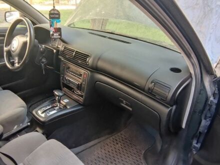 Зеленый Фольксваген Пассат, объемом двигателя 1.8 л и пробегом 270 тыс. км за 2800 $, фото 1 на Automoto.ua