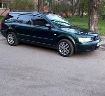 Зеленый Фольксваген Пассат, объемом двигателя 1.8 л и пробегом 250 тыс. км за 4200 $, фото 1 на Automoto.ua