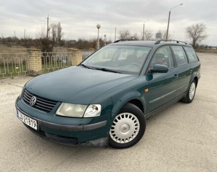 Зеленый Фольксваген Пассат, объемом двигателя 1.9 л и пробегом 220 тыс. км за 2250 $, фото 1 на Automoto.ua