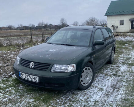 Зеленый Фольксваген Пассат, объемом двигателя 1.9 л и пробегом 390 тыс. км за 2650 $, фото 1 на Automoto.ua