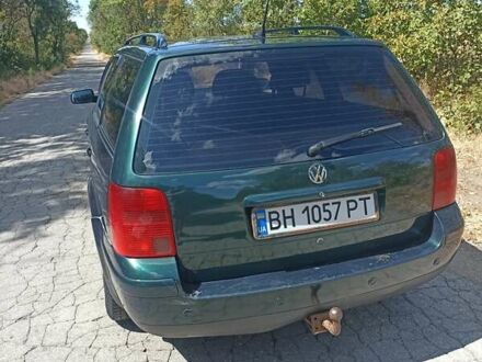 Зелений Фольксваген Пассат, об'ємом двигуна 2.5 л та пробігом 332 тис. км за 3000 $, фото 1 на Automoto.ua
