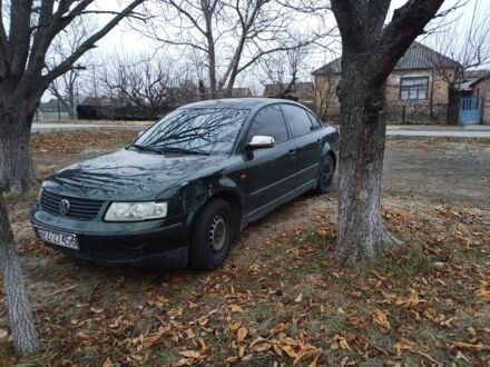 Фольксваген Пассат 1998 в Мелитополе на Automoto.ua Зеленый Фольксваген Пассат, объемом двигателя 1.8 л и пробегом 322 тыс. км за 848 $, фото 1 на Automoto.ua