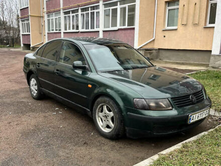 Зеленый Фольксваген Пассат, объемом двигателя 1.9 л и пробегом 360 тыс. км за 2800 $, фото 1 на Automoto.ua