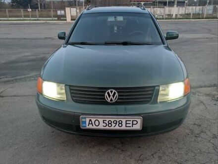 Зеленый Фольксваген Пассат, объемом двигателя 1.9 л и пробегом 475 тыс. км за 4000 $, фото 1 на Automoto.ua