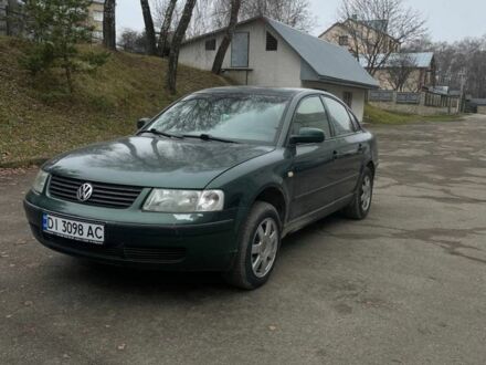 Зеленый Фольксваген Пассат, объемом двигателя 1.8 л и пробегом 1 тыс. км за 2800 $, фото 1 на Automoto.ua