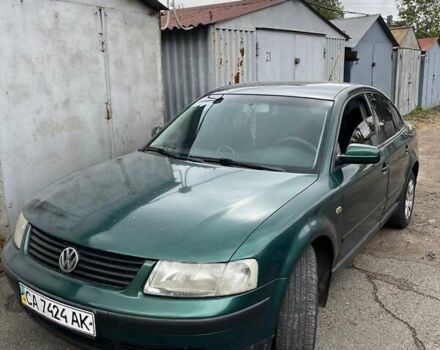Зелений Фольксваген Пассат, об'ємом двигуна 1.58 л та пробігом 290 тис. км за 3800 $, фото 1 на Automoto.ua