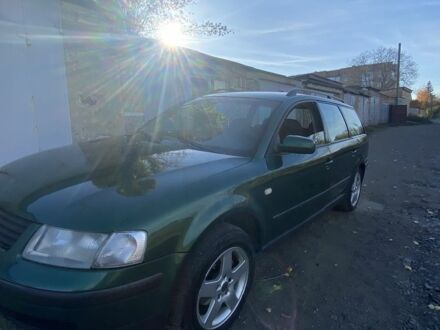 Зеленый Фольксваген Пассат, объемом двигателя 1.6 л и пробегом 500 тыс. км за 3100 $, фото 1 на Automoto.ua