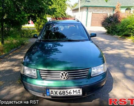 Зелений Фольксваген Пассат, об'ємом двигуна 1.8 л та пробігом 244 тис. км за 4350 $, фото 1 на Automoto.ua