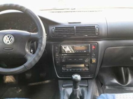 Зеленый Фольксваген Пассат, объемом двигателя 1.6 л и пробегом 304 тыс. км за 4000 $, фото 1 на Automoto.ua