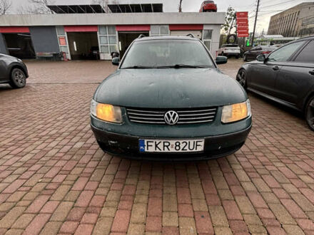 Зеленый Фольксваген Пассат, объемом двигателя 1.9 л и пробегом 390 тыс. км за 1600 $, фото 1 на Automoto.ua