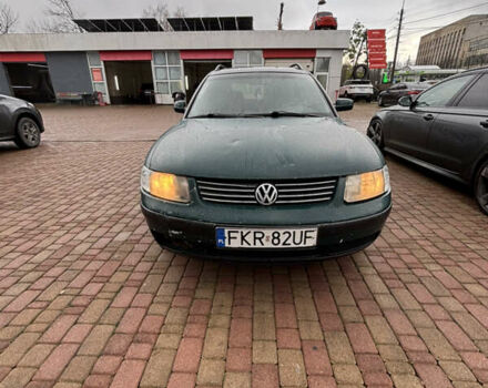 Зеленый Фольксваген Пассат, объемом двигателя 1.9 л и пробегом 390 тыс. км за 1600 $, фото 1 на Automoto.ua