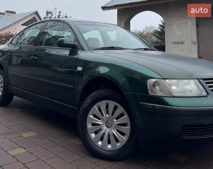 Зеленый Фольксваген Пассат, объемом двигателя 1.9 л и пробегом 500 тыс. км за 3500 $, фото 1 на Automoto.ua
