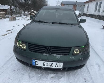 Зеленый Фольксваген Пассат, объемом двигателя 1.6 л и пробегом 230 тыс. км за 2900 $, фото 1 на Automoto.ua