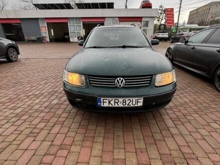 Зеленый Фольксваген Пассат, объемом двигателя 1.9 л и пробегом 390 тыс. км за 1600 $, фото 1 на Automoto.ua