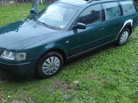 Зелений Фольксваген Пассат, об'ємом двигуна 1.9 л та пробігом 300 тис. км за 2400 $, фото 1 на Automoto.ua