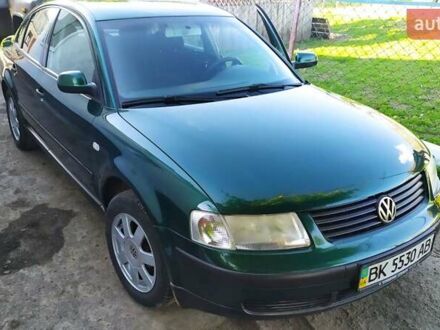 Зеленый Фольксваген Пассат, объемом двигателя 1.6 л и пробегом 229 тыс. км за 4900 $, фото 1 на Automoto.ua