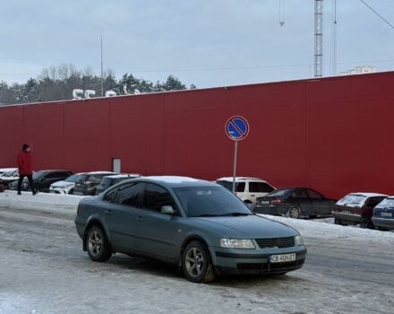 Зеленый Фольксваген Пассат, объемом двигателя 1.8 л и пробегом 367 тыс. км за 4000 $, фото 1 на Automoto.ua