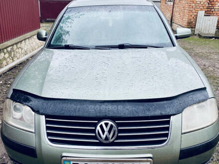 Зеленый Фольксваген Пассат, объемом двигателя 1.6 л и пробегом 256 тыс. км за 4300 $, фото 1 на Automoto.ua