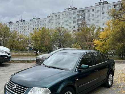 Зеленый Фольксваген Пассат, объемом двигателя 1.8 л и пробегом 382 тыс. км за 4000 $, фото 1 на Automoto.ua