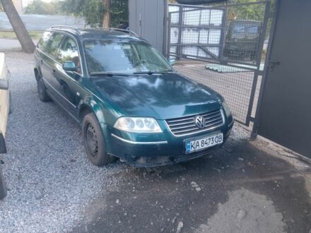 Зеленый Фольксваген Пассат, объемом двигателя 2.5 л и пробегом 355 тыс. км за 2300 $, фото 1 на Automoto.ua