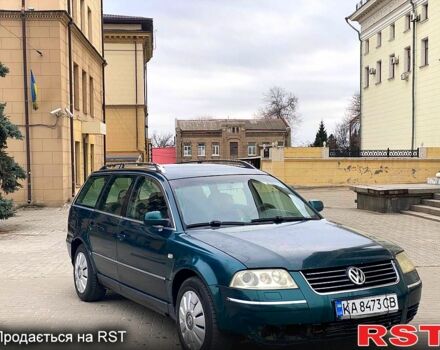 Зеленый Фольксваген Пассат, объемом двигателя 2.5 л и пробегом 300 тыс. км за 2000 $, фото 1 на Automoto.ua