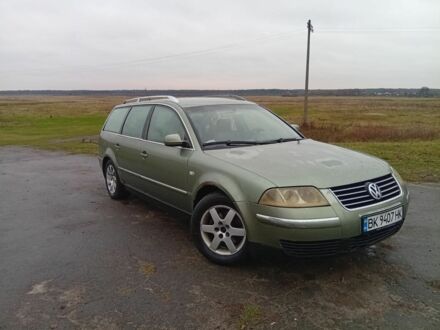 Зеленый Фольксваген Пассат, объемом двигателя 1.9 л и пробегом 392 тыс. км за 3400 $, фото 1 на Automoto.ua