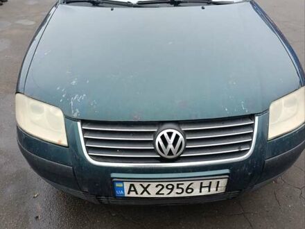 Зеленый Фольксваген Пассат, объемом двигателя 1.6 л и пробегом 319 тыс. км за 3500 $, фото 1 на Automoto.ua