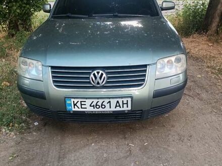 Зеленый Фольксваген Пассат, объемом двигателя 1.6 л и пробегом 300 тыс. км за 4700 $, фото 1 на Automoto.ua