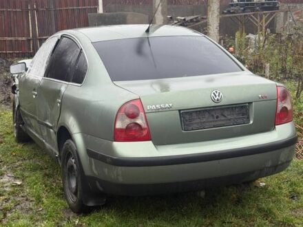 Зеленый Фольксваген Пассат, объемом двигателя 0 л и пробегом 200 тыс. км за 950 $, фото 1 на Automoto.ua