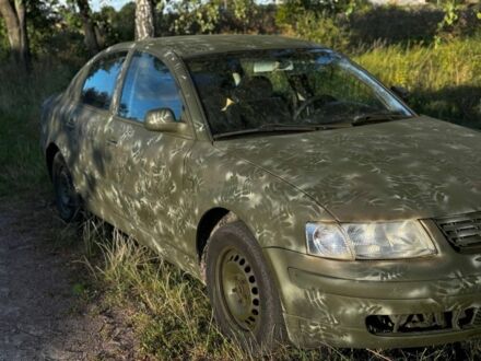 Фольксваген Пассат 2003 в Житомире на Automoto.ua Зеленый Фольксваген Пассат, объемом двигателя 0 л и пробегом 300 тыс. км за 1600 $, фото 1 на Automoto.ua