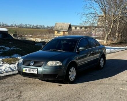 Зеленый Фольксваген Пассат, объемом двигателя 1.8 л и пробегом 280 тыс. км за 2700 $, фото 1 на Automoto.ua