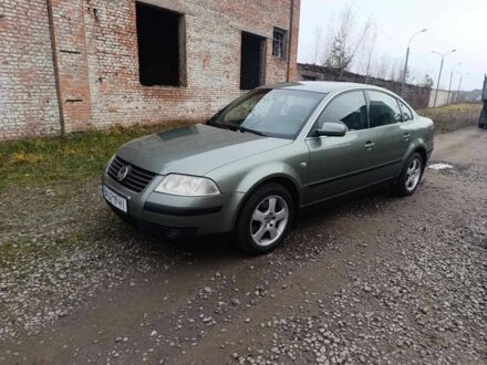 Зеленый Фольксваген Пассат, объемом двигателя 1.8 л и пробегом 270 тыс. км за 3600 $, фото 1 на Automoto.ua