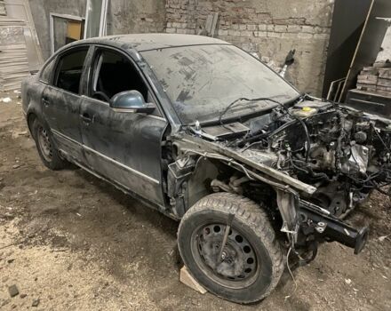 Зеленый Фольксваген Пассат, объемом двигателя 2.8 л и пробегом 300 тыс. км за 500 $, фото 1 на Automoto.ua