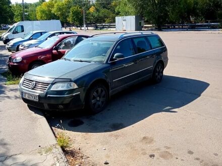 Зелений Фольксваген Пассат, об'ємом двигуна 2.5 л та пробігом 350 тис. км за 4000 $, фото 1 на Automoto.ua