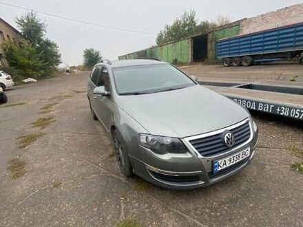 Зеленый Фольксваген Пассат, объемом двигателя 2 л и пробегом 190 тыс. км за 5800 $, фото 1 на Automoto.ua