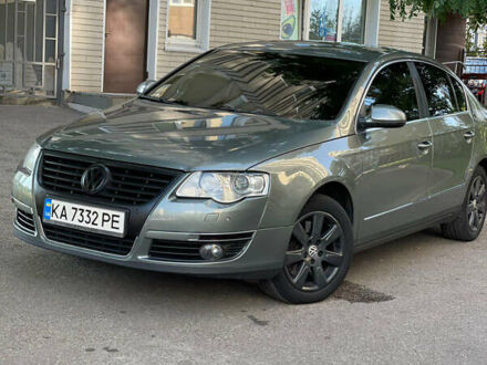 Зеленый Фольксваген Пассат, объемом двигателя 2 л и пробегом 203 тыс. км за 7400 $, фото 1 на Automoto.ua