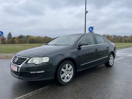 Зеленый Фольксваген Пассат, объемом двигателя 2 л и пробегом 350 тыс. км за 3750 $, фото 1 на Automoto.ua