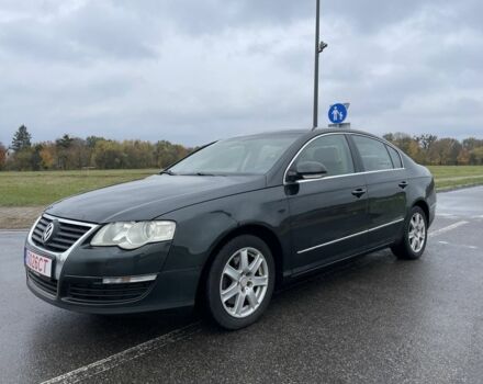 Зеленый Фольксваген Пассат, объемом двигателя 2 л и пробегом 350 тыс. км за 3750 $, фото 1 на Automoto.ua