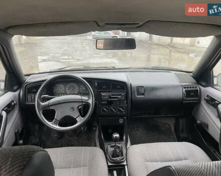 Помаранчевий Фольксваген Пассат, об'ємом двигуна 1.6 л та пробігом 288 тис. км за 1499 $, фото 27 на Automoto.ua