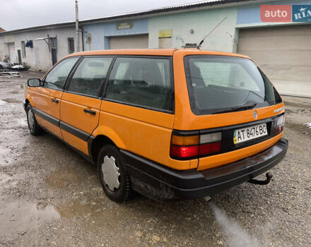 Помаранчевий Фольксваген Пассат, об'ємом двигуна 1.6 л та пробігом 288 тис. км за 1499 $, фото 9 на Automoto.ua