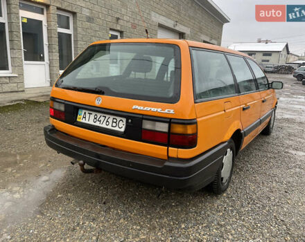 Помаранчевий Фольксваген Пассат, об'ємом двигуна 1.6 л та пробігом 288 тис. км за 1499 $, фото 3 на Automoto.ua