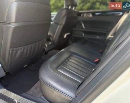 Фольксваген Фаетон 2009 в Малине на Automoto.ua Белый Фольксваген Фаетон, объемом двигателя 2.97 л и пробегом 300 тыс. км за 11900 $, фото 15 на Automoto.ua