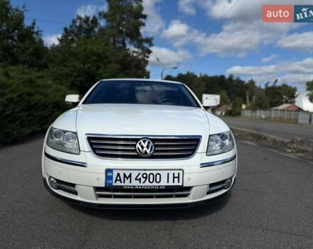 Фольксваген Фаетон 2009 в Малине на Automoto.ua Белый Фольксваген Фаетон, объемом двигателя 2.97 л и пробегом 300 тыс. км за 11900 $, фото 1 на Automoto.ua