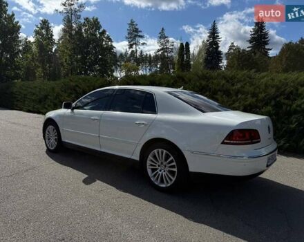 Фольксваген Фаетон 2009 в Малине на Automoto.ua Белый Фольксваген Фаетон, объемом двигателя 2.97 л и пробегом 300 тыс. км за 11900 $, фото 12 на Automoto.ua