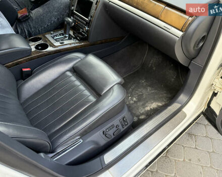 Фольксваген Фаетон 2013 в Львове на Automoto.ua Белый Фольксваген Фаетон, объемом двигателя 2.97 л и пробегом 245 тыс. км за 15950 $, фото 20 на Automoto.ua