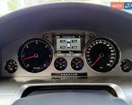 Фольксваген Фаетон 2013 в Львове на Automoto.ua Белый Фольксваген Фаетон, объемом двигателя 2.97 л и пробегом 245 тыс. км за 15950 $, фото 16 на Automoto.ua